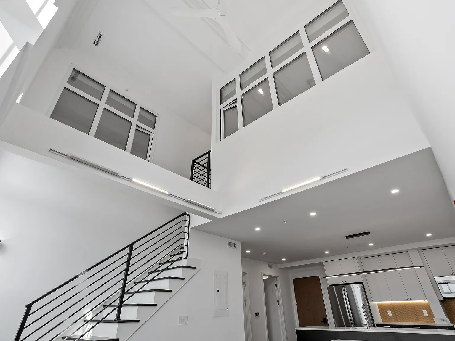 The Roe at Manayunk Apartments and Townhomes — Photo 1