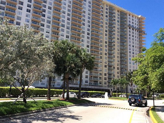 3rd image of 230 174th St APT 1620