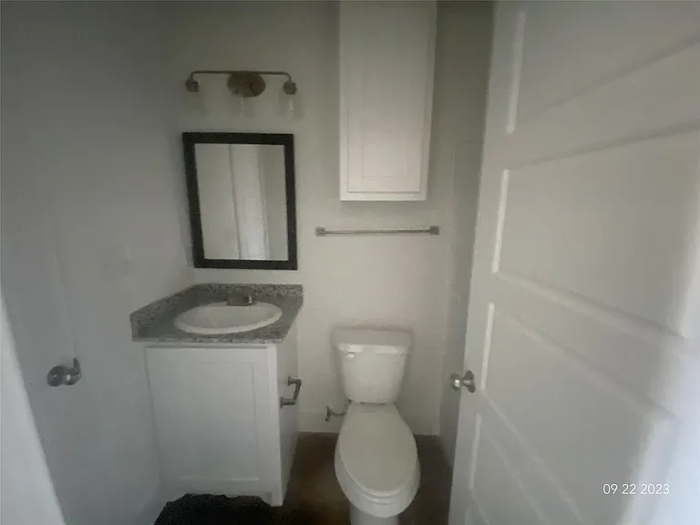 1-422 S Garrett Ct — Photo 9