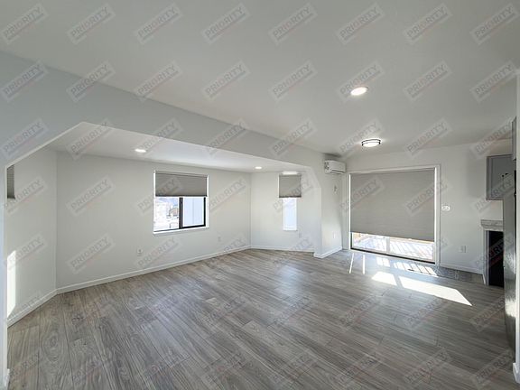 3rd image of 430 Oregon Ave