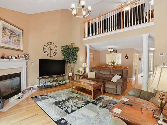 5th image of 877 Auburnville Way APT K6