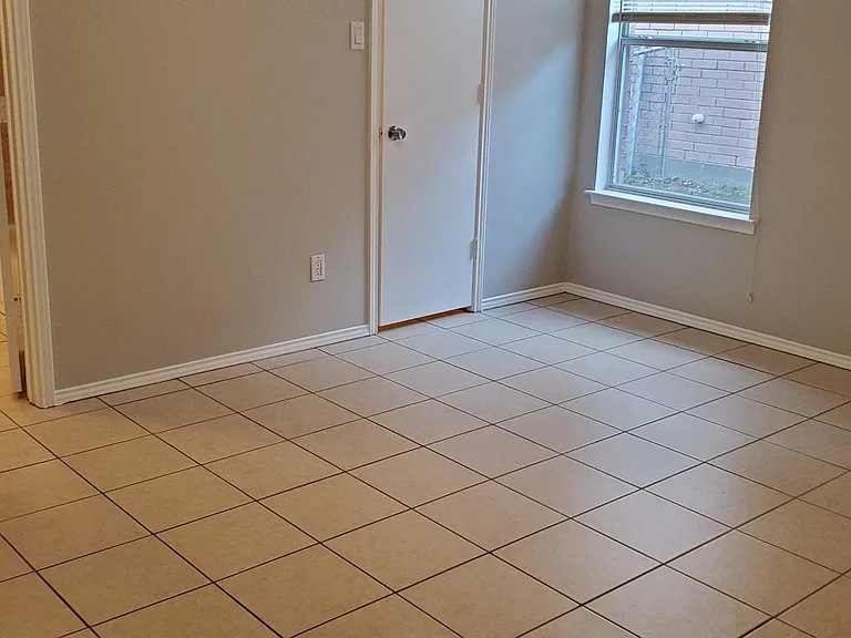 612 Nightshade Dr — Photo 8