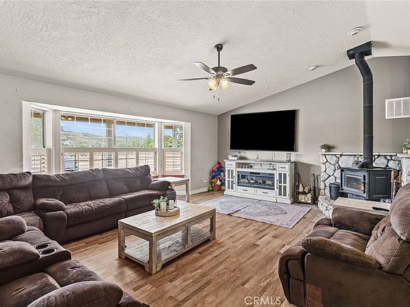 2nd image of 6861 Oakhill Rd