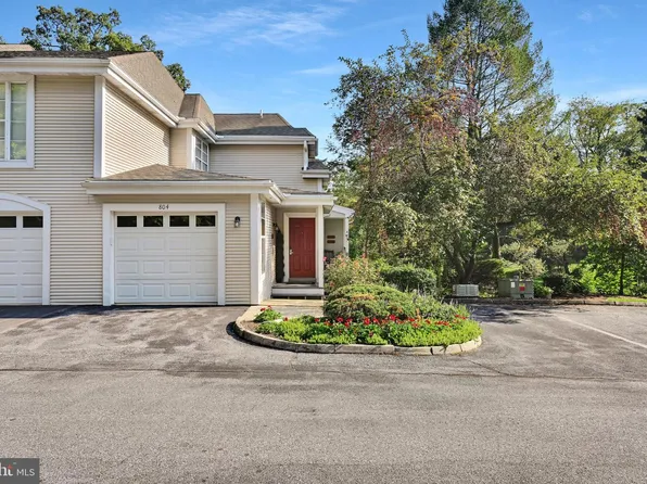 804 Country Place Dr, Lancaster, PA 17601