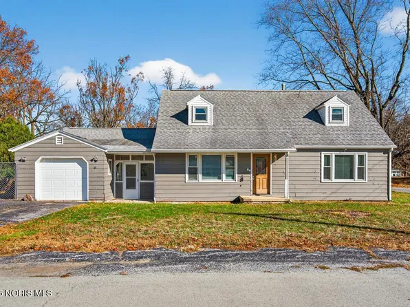 608 Sand Ridge Rd, Bowling Green, OH 43402