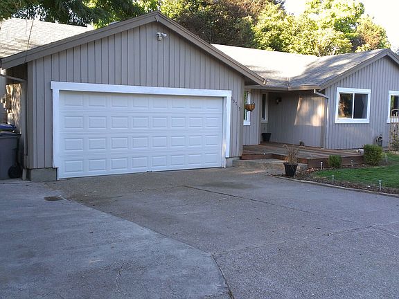 Oversized Driveway, fits 3 cars