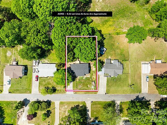 2nd image of 4307 Freeport Dr