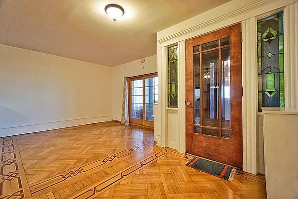 Rented by REMAX Elite | media 2