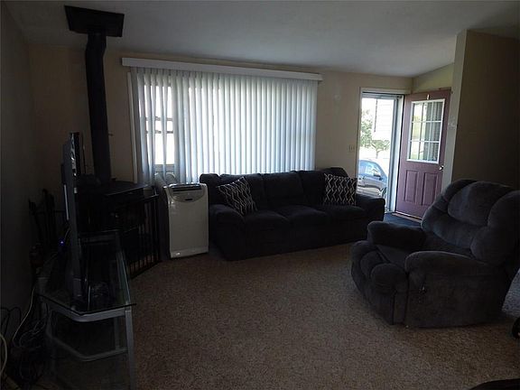 3rd image of 51 Southview Dr