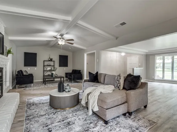 325 Woodhaven Dr, Desoto, TX 75115