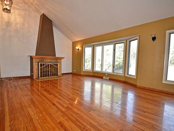 4th image of 3225 W 205th St