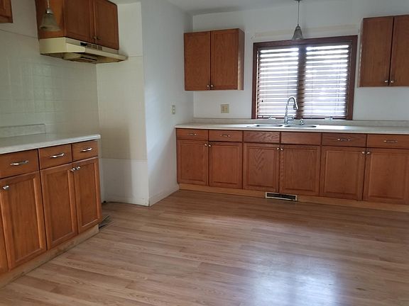 2nd image of 305 S Hazelwood Ave