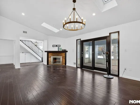 102 Oak Glen Rd, Toms River, NJ 08753