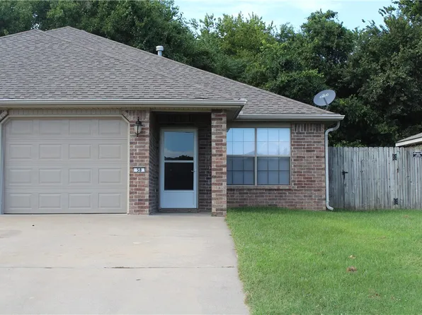 58 W Rainsong St #60, Farmington, AR 72730