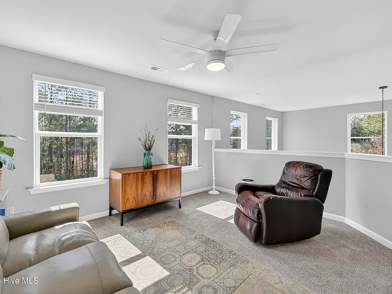 3647 Roseblossom Dr — Photo 31