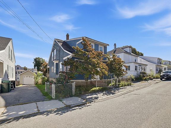 3rd image of 36 Putnam Ave