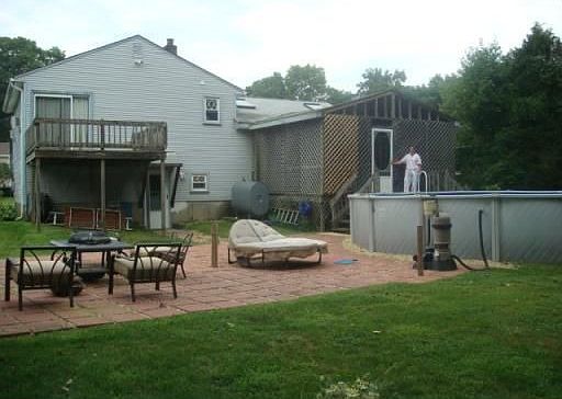 4th image of 537 Center St