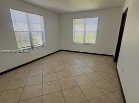 1165 Bay Dr, Miami Beach, FL