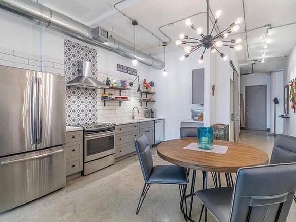 2nd image of 1122 Jackson St APT 217