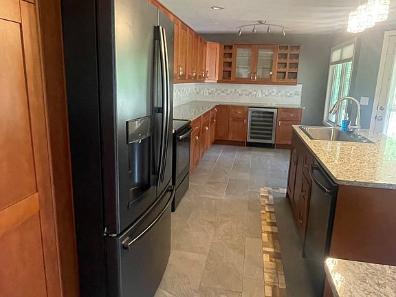 5th image of 1303 Shamrock Ct