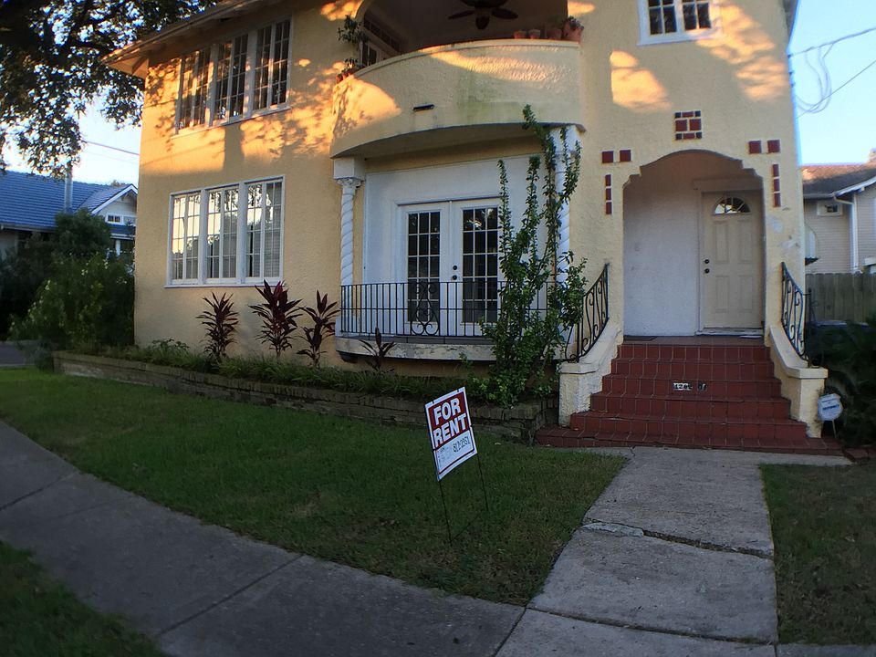 1st image of 4202 Fontainebleau Dr