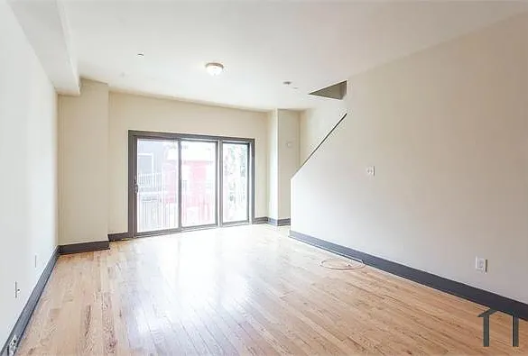4 bed, 1840 sqft, $1,900 — Photo 2
