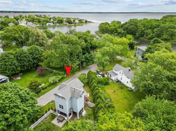 38 Economy Ave, Warwick, RI 02889