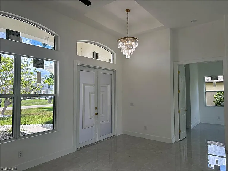 2220 SE 18th Ave — Photo 3