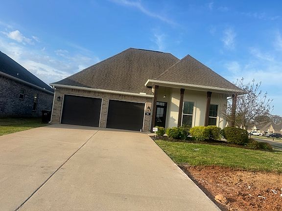 2nd image of 901 Hackberry Dr