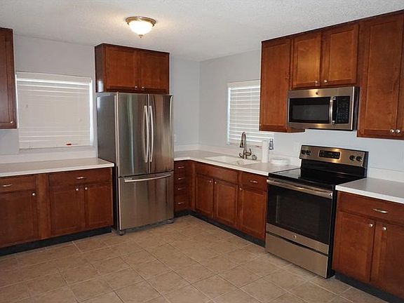 3rd image of 6003 Hilltop Ln W