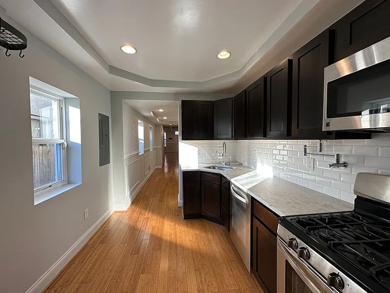 305 S Ann St — Photo 10
