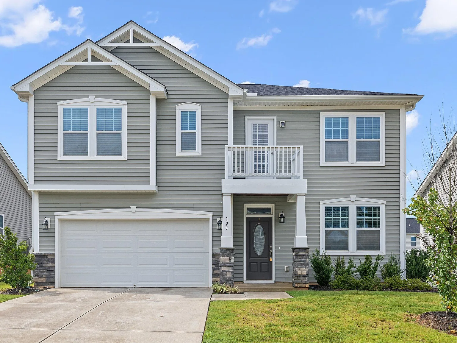 3 bed, 2.5 bath, 2117 sqft, $1,875 — Photo 1