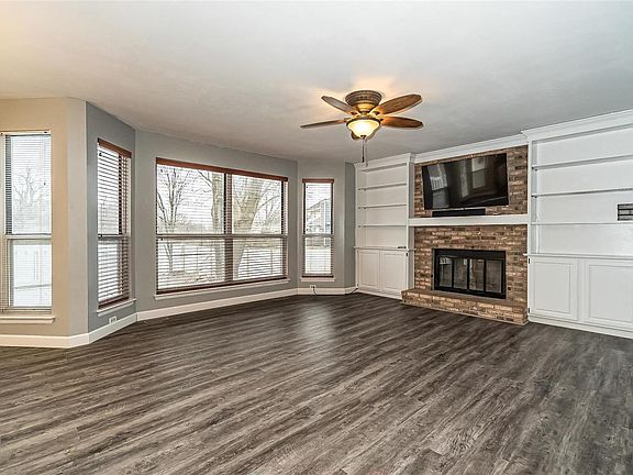 5th image of 10 Willow Creek Estates Ct