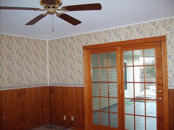 4th image of 7724 Village Oak Dr