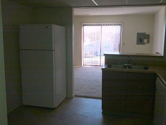 3rd image of 9732 Nettleton Park