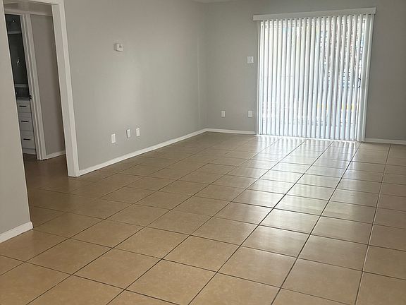 4th image of 1302 Waldron Rd #102