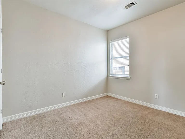 5802 Horse Prairie Dr — Photo 21