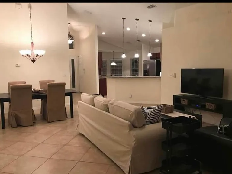 749 Knightsbridge Cir — Photo 3