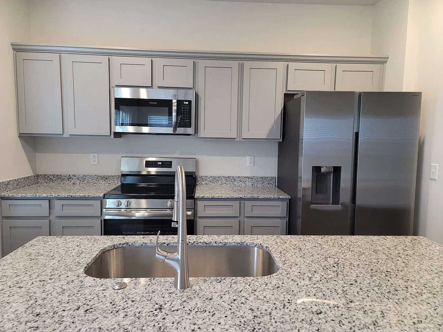3 bed, 2.5 bath, 1454 sqft, $1,850 — Photo 4