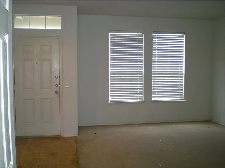 2224 Stonepark Pl — Photo 3