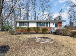 10208 Stratford Ave, Fairfax, VA 22030