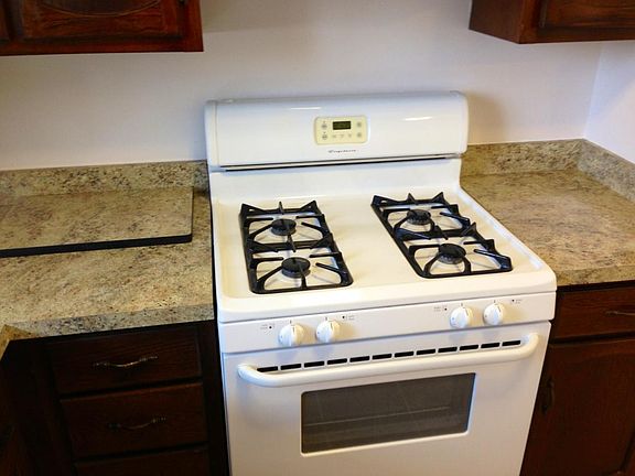 4th image of 725 W 65th St APT 3