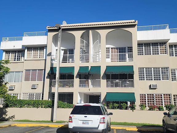 2nd image of 105 Avenida Laguna Sur #131