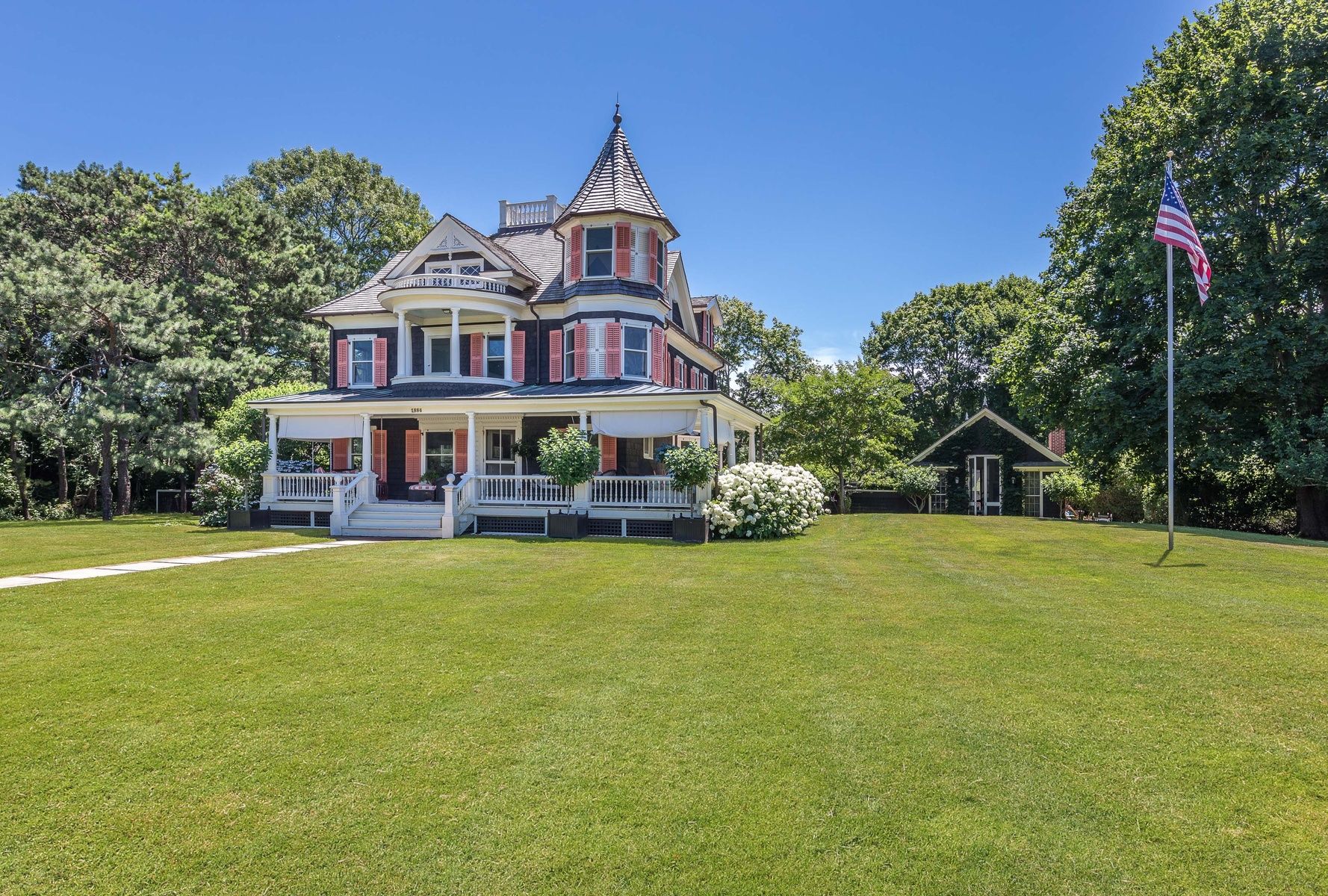 265 Mill Pond Ln, Water Mill, NY 11976 Out East