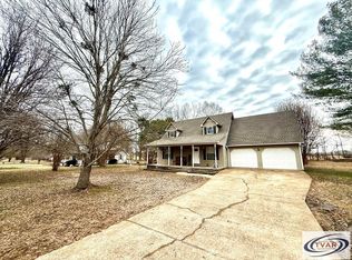 293 Clifty Village Ln, Paris, TN 38242