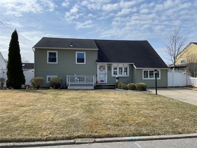 944 N Ontario Avenue, Lindenhurst, NY, 11757