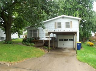 221 Clark St, Pella, IA 50219