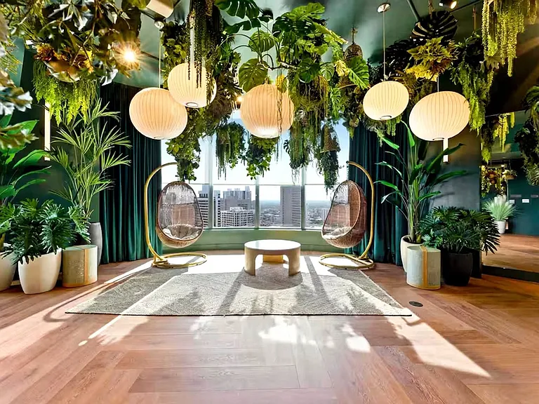 Building's Lounge