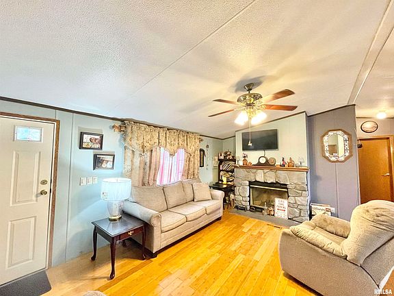 2nd image of 215 Scout Cabin Rd