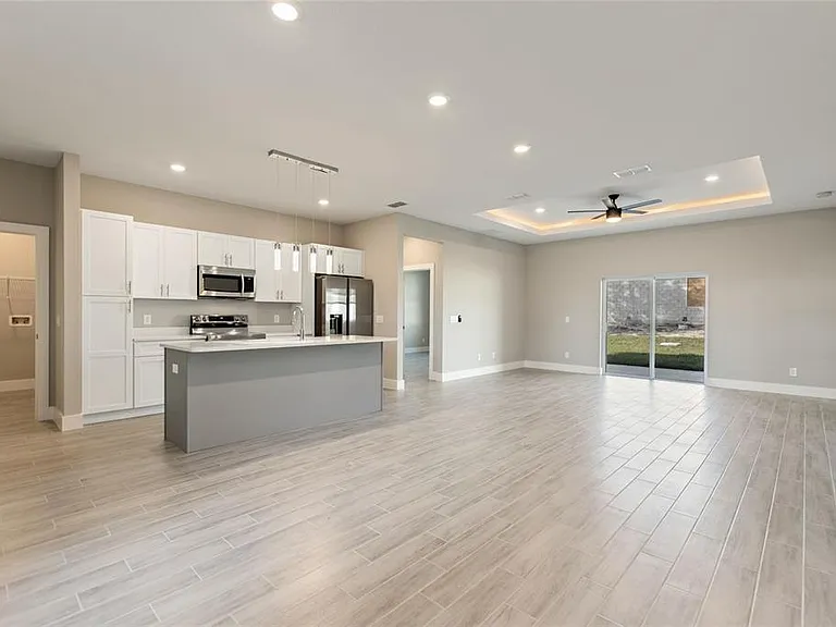 119 Tulip Ln — Photo 8